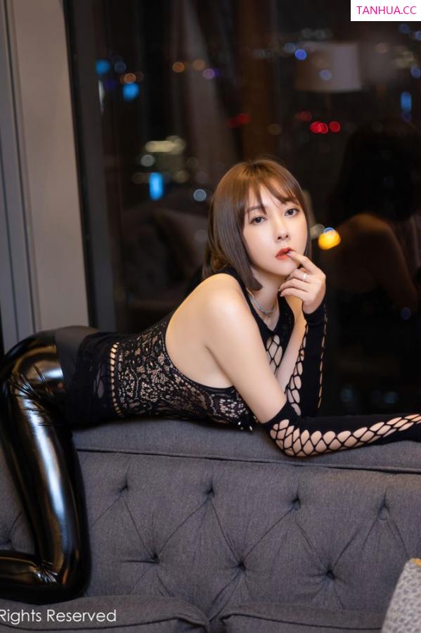 闫雪松 松果儿 [XiuRen]高清写真图 2021.11.25 No.4267 果儿Victoria第32张图片